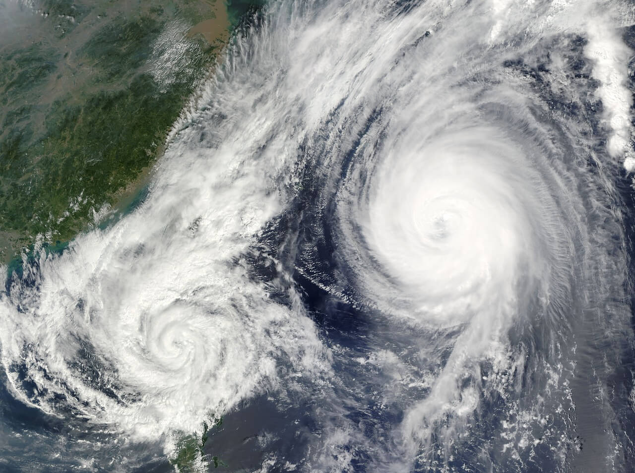 台風が日本に多い理由は地理と気候が関係している